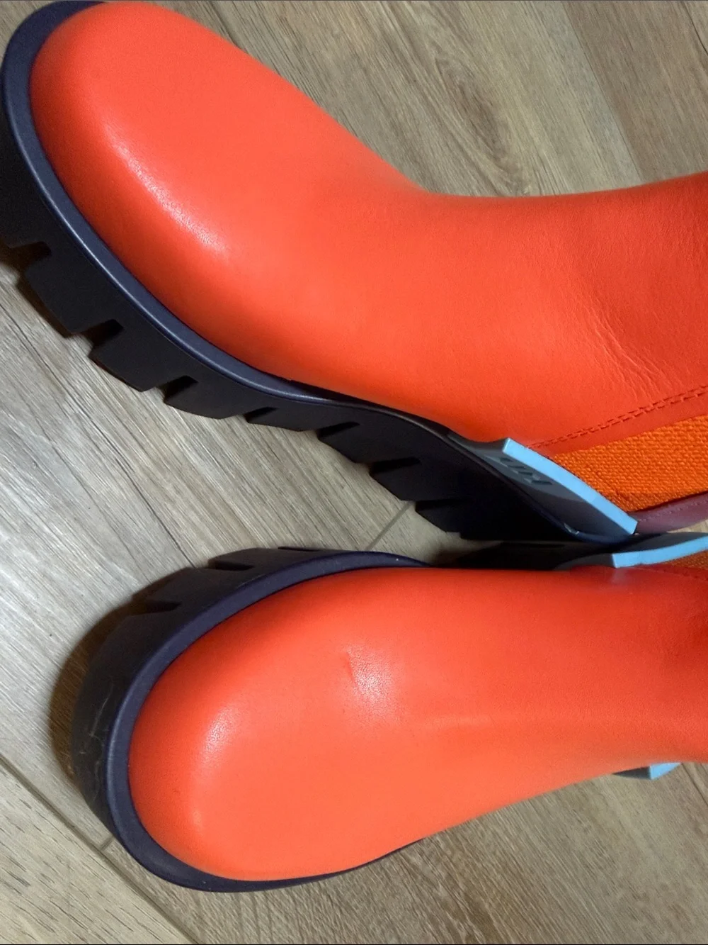 United Nude vibrant orange